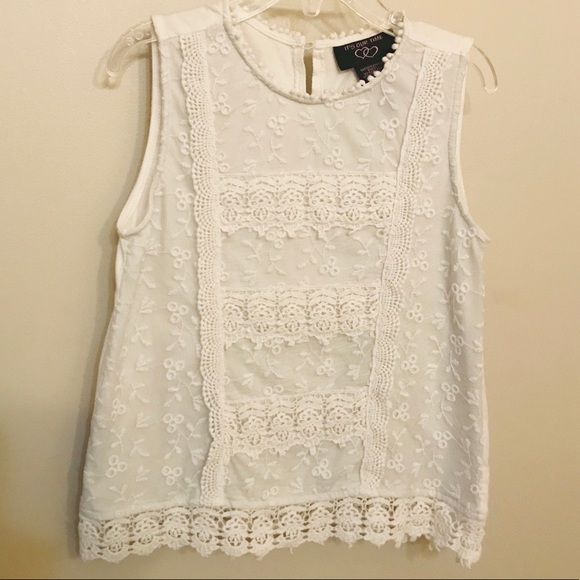 Sleeveless Blouse - Picture 1 of 9